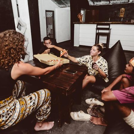 House Of Wolves Hostel Pantai Cenang  Exterior foto
