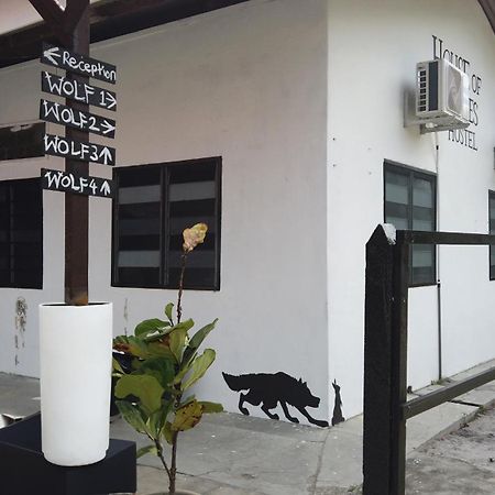 House Of Wolves Hostel Pantai Cenang  Exterior foto