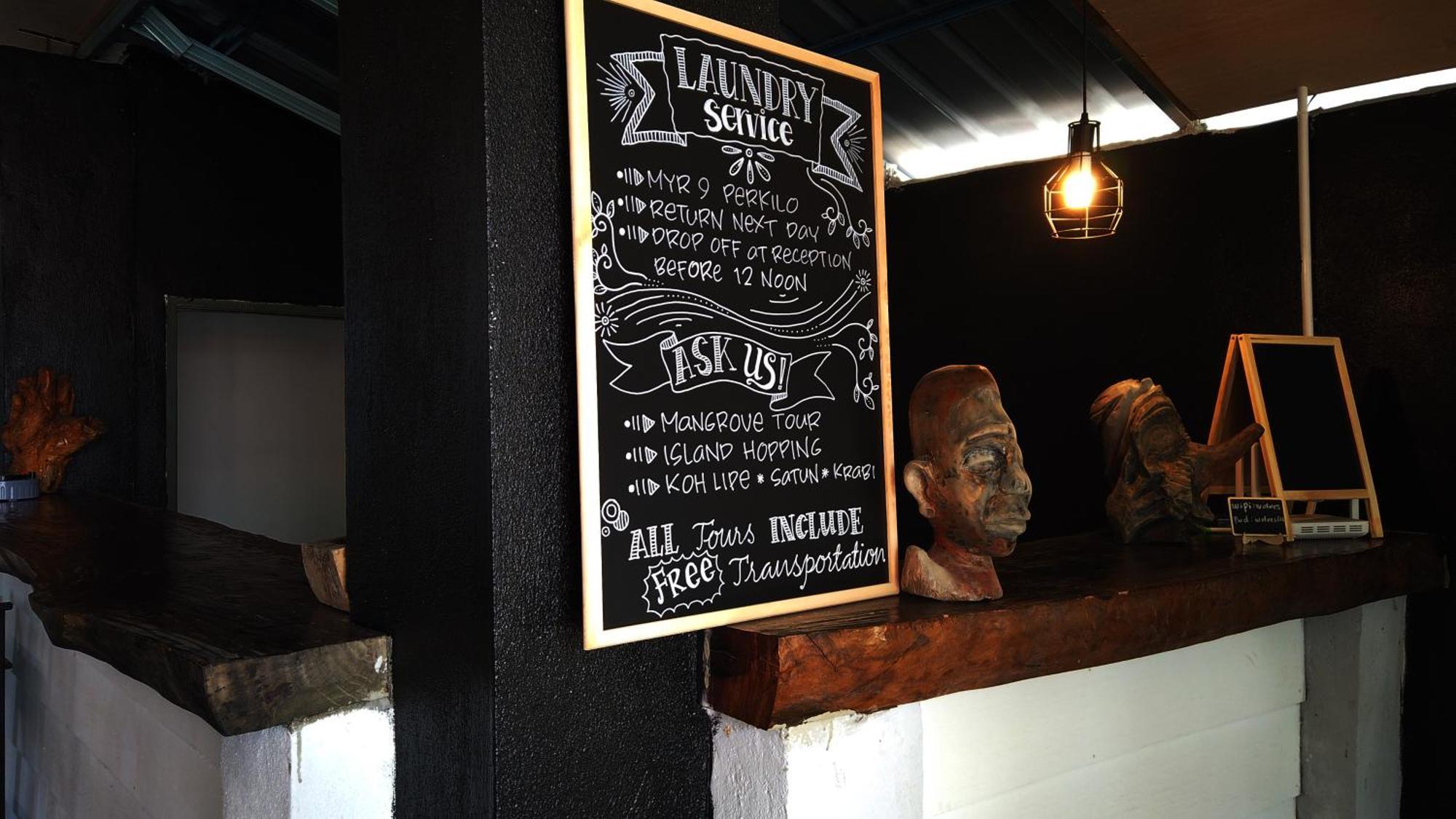 House Of Wolves Hostel Pantai Cenang  Exterior foto