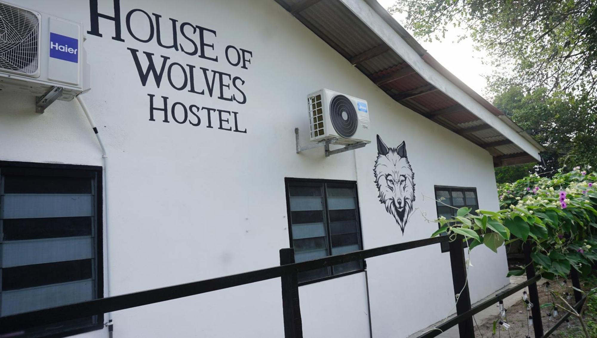 House Of Wolves Hostel Pantai Cenang  Exterior foto